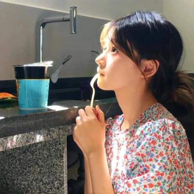 龙纹身的女鬼入镜